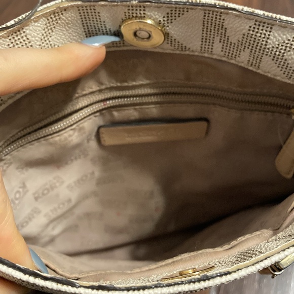 Michael Kors Handbag - Picture 5 of 9